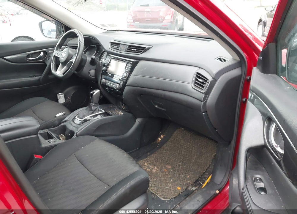 2017 NISSAN ROGUE VIN: 5N1AT2MV0HC796574