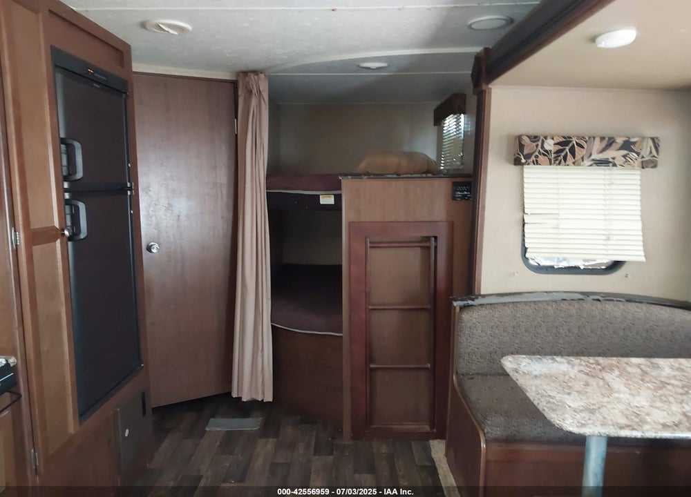 2016 KEYSTONE HIDEOUT 272LHS VIN: 4YDT27224G7205821