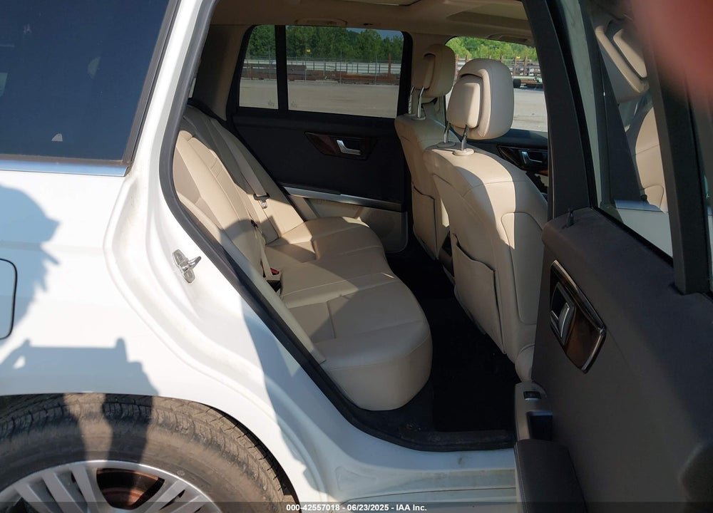 2015 MERCEDES-BENZ GLK-CLASS VIN: WDCGG0EB1FG400731