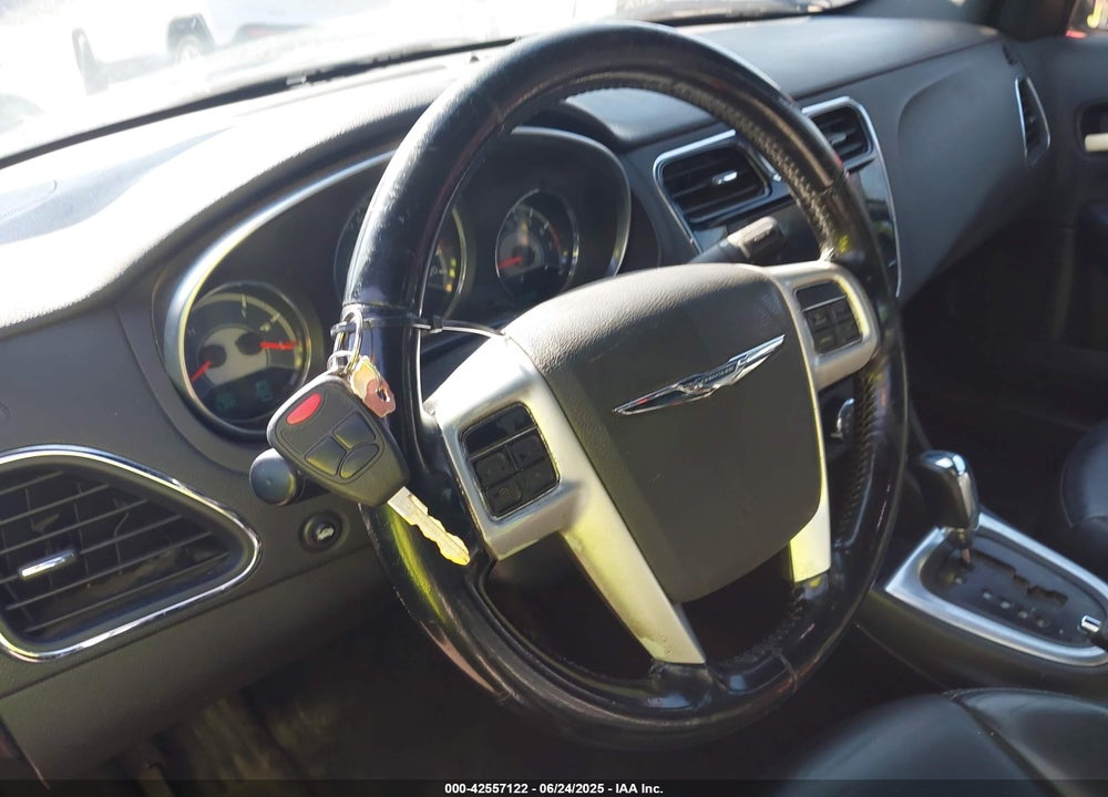 2012 CHRYSLER 200 VIN: 1C3CCBBB5CN303043