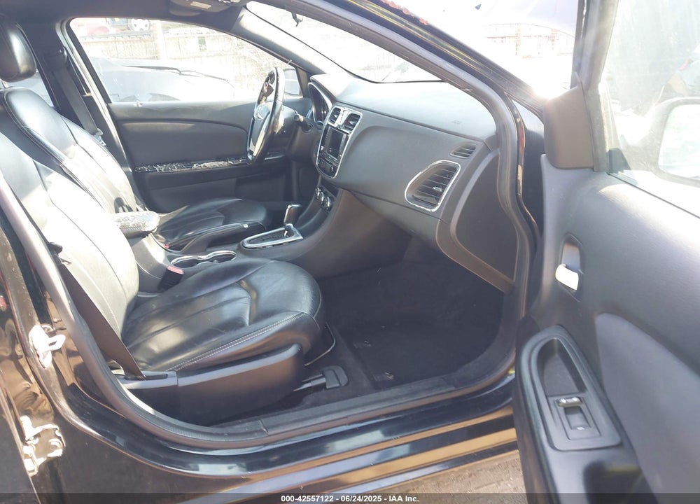 2012 CHRYSLER 200 VIN: 1C3CCBBB5CN303043