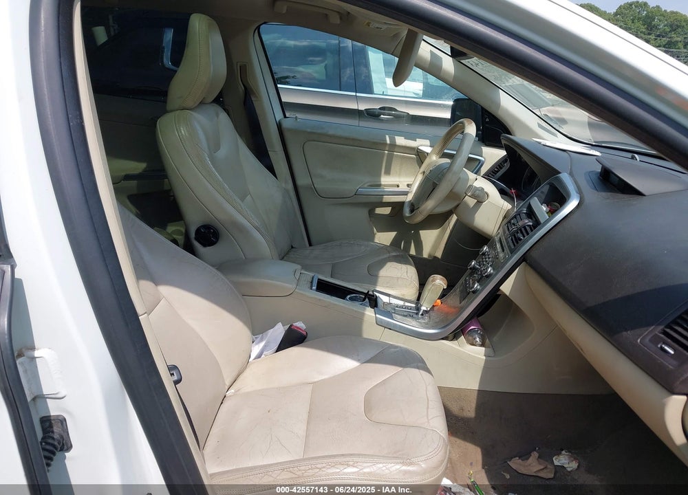 2010 VOLVO XC60 VIN: YV4982DL3A2065797