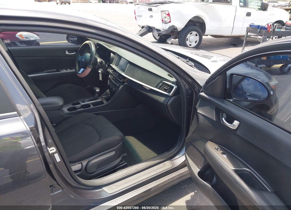 2019 KIA OPTIMA VIN: 5XXGT4L36KG307208
