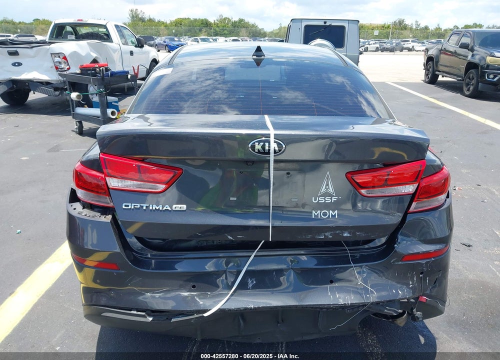 2019 KIA OPTIMA VIN: 5XXGT4L36KG307208