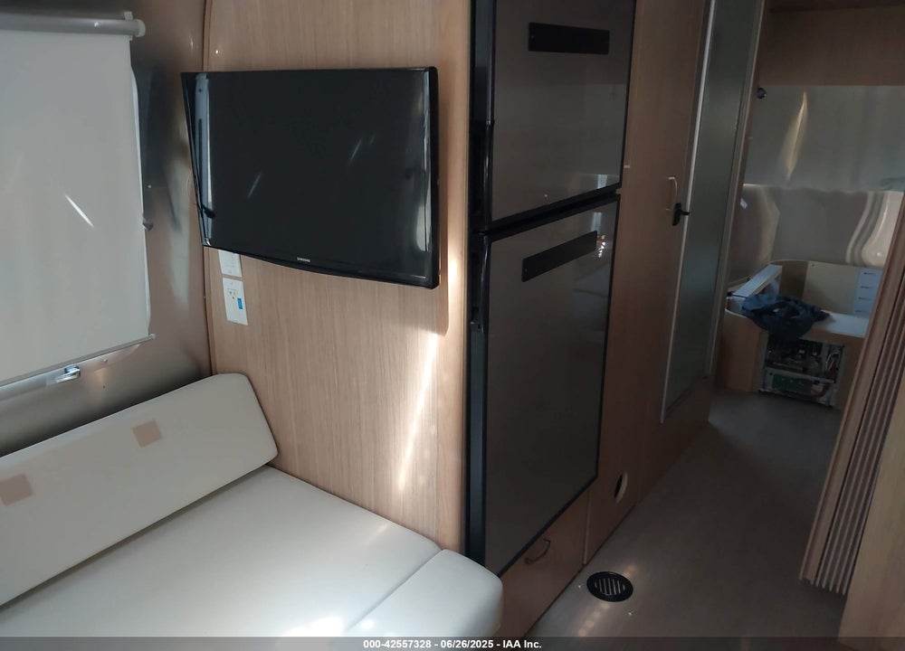 2017 AIRSTREAM RV FLYING CLOUD 25FB VIN: 1STJ9YJ26HJ537892