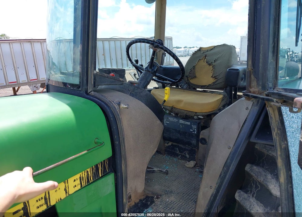 1991 JOHN DEERE 4955 TRACTOR VIN: RW4955P008599