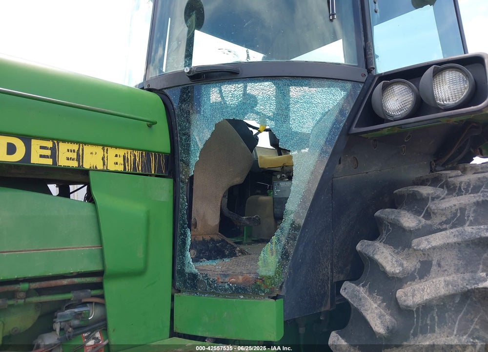 1991 JOHN DEERE 4955 TRACTOR VIN: RW4955P008599