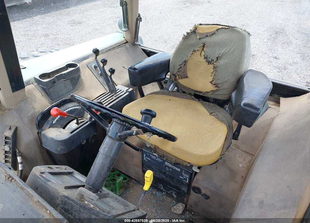 1991 JOHN DEERE 4955 TRACTOR VIN: RW4955P008599