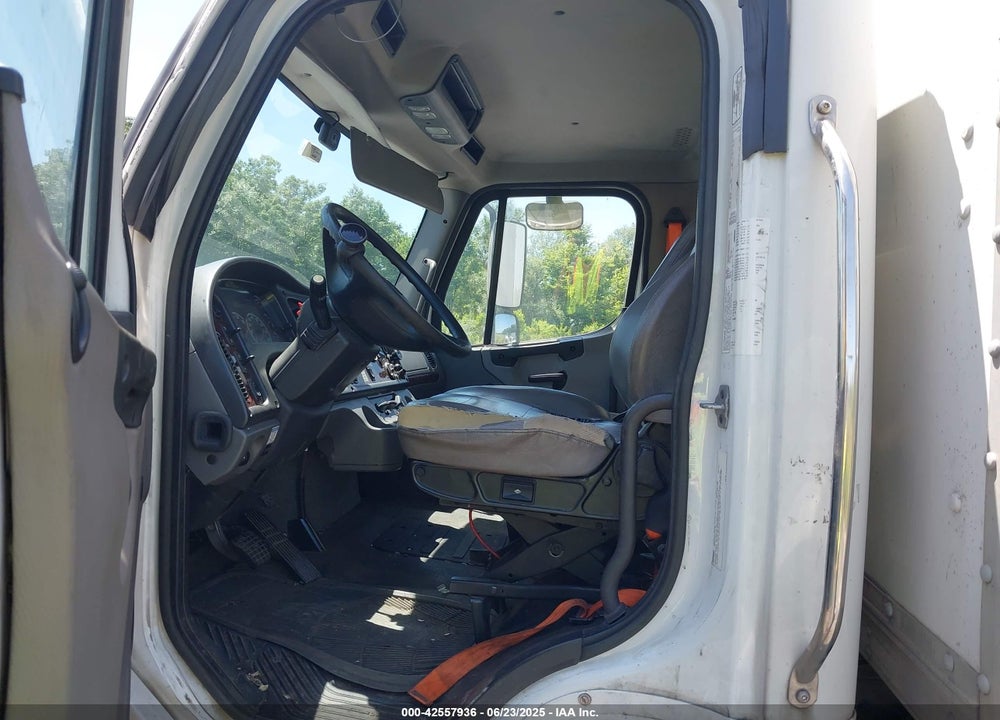 2014 FREIGHTLINER M2 106 MEDIUM DUTY VIN: 1FVACXDT5EHFU2865