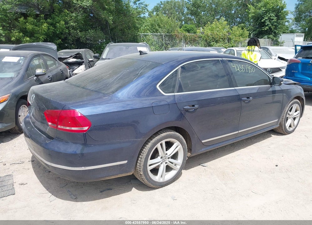 2013 VOLKSWAGEN PASSAT VIN: 1VWBN7A30DC014039