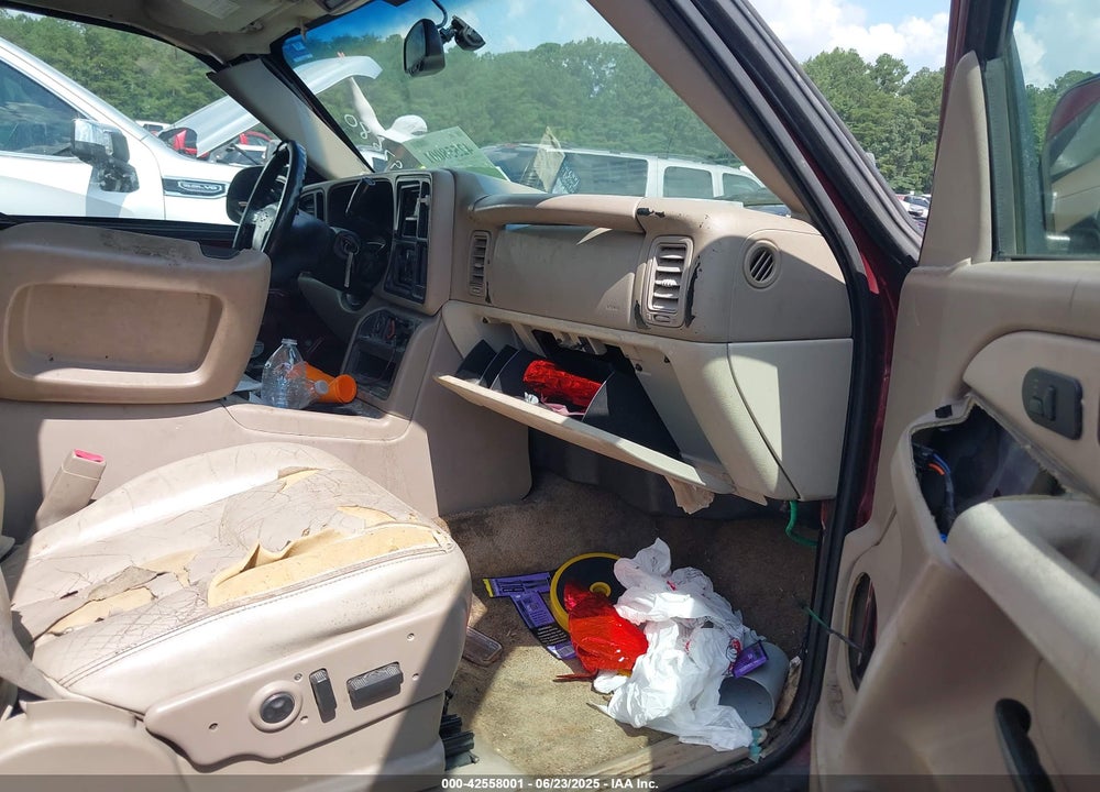 2003 CHEVROLET SUBURBAN 1500 LT VIN: 1GNEC16Z13J197680