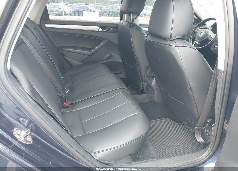 2014 VOLKSWAGEN PASSAT VIN: 1VWAT7A35EC044446