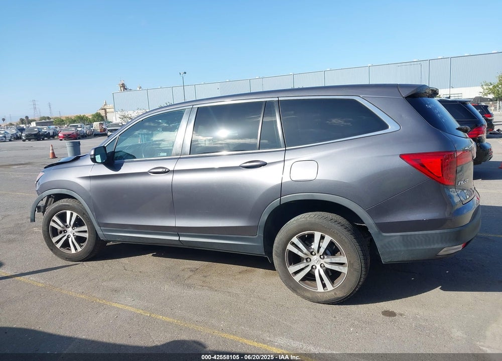 2018 HONDA PILOT VIN: 5FNYF6H52JB062393
