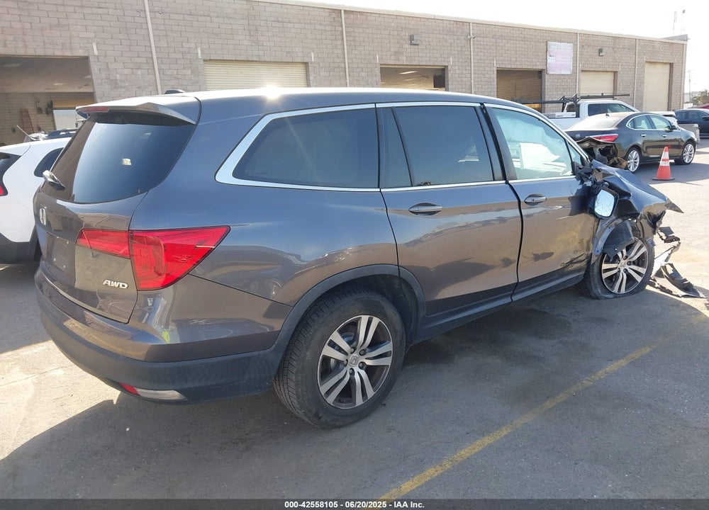 2018 HONDA PILOT VIN: 5FNYF6H52JB062393