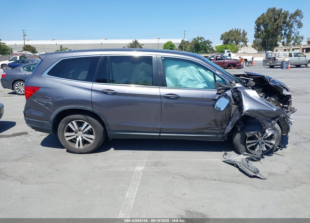 2018 HONDA PILOT VIN: 5FNYF6H52JB062393