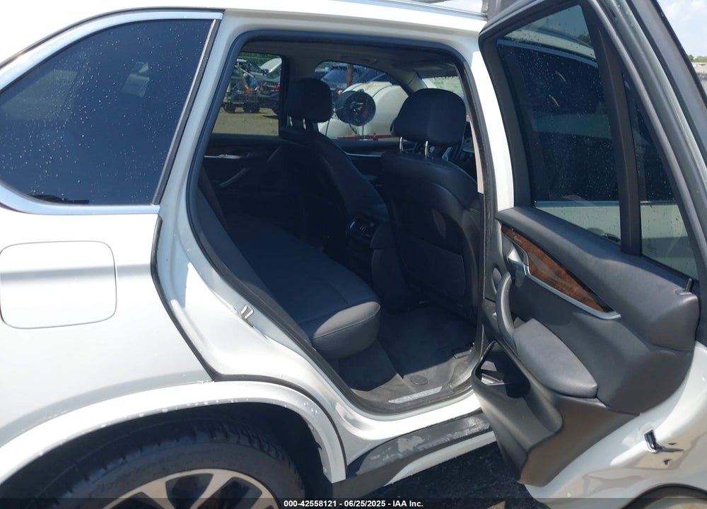 2015 BMW X5 VIN: 5UXKR0C57F0K52387