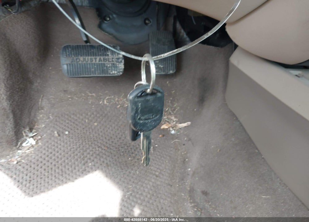 2002 FORD TAURUS SEL VIN: 1FAHP56S82G271263