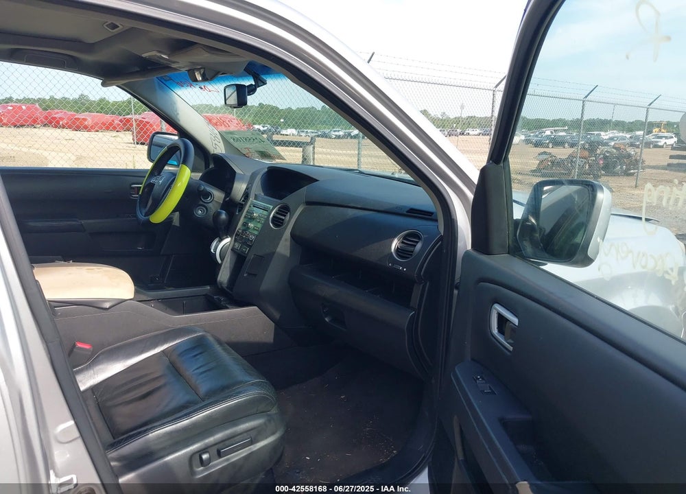 2011 HONDA PILOT VIN: 5FNYF3H59BB028564