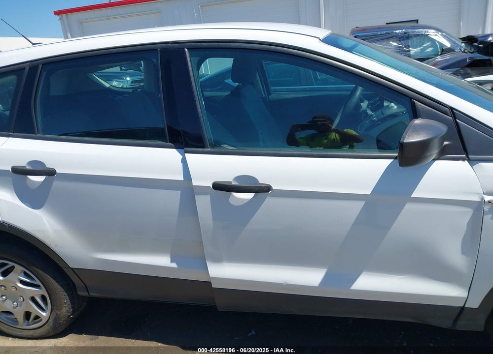 2017 FORD ESCAPE VIN: 1FMCU0F75HUD67692