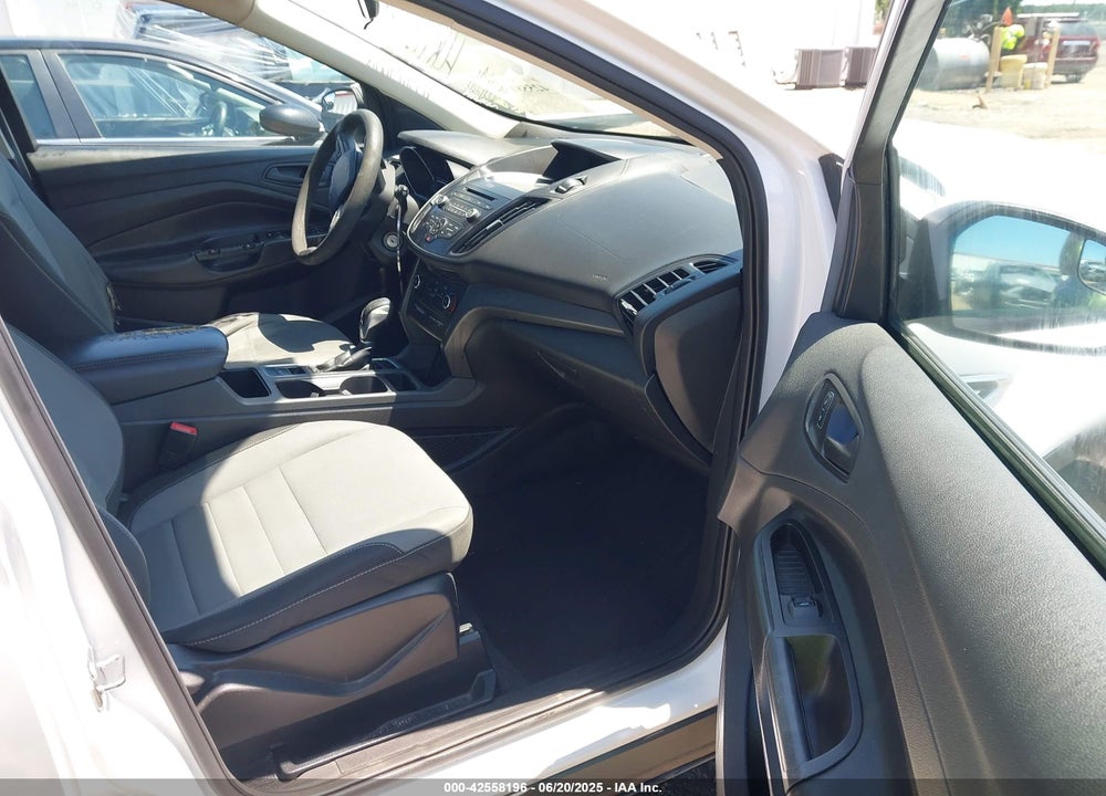 2017 FORD ESCAPE VIN: 1FMCU0F75HUD67692