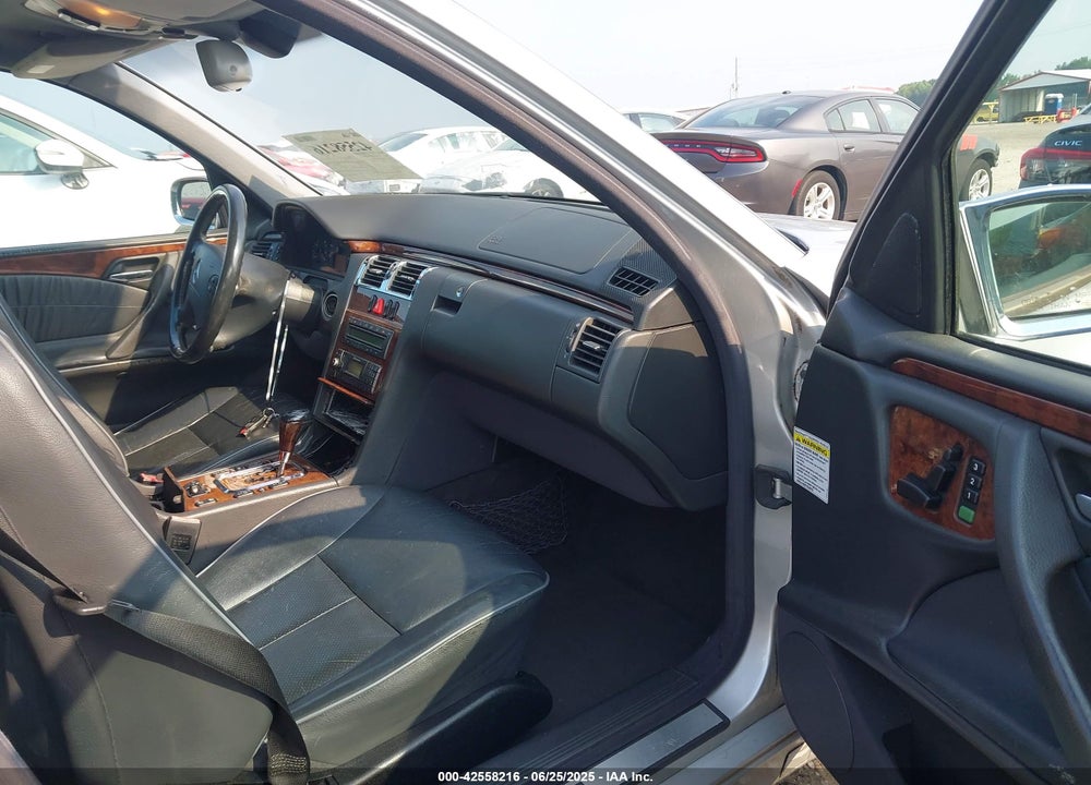2001 MERCEDES-BENZ E 320 VIN: WDBJF65JX1B206079