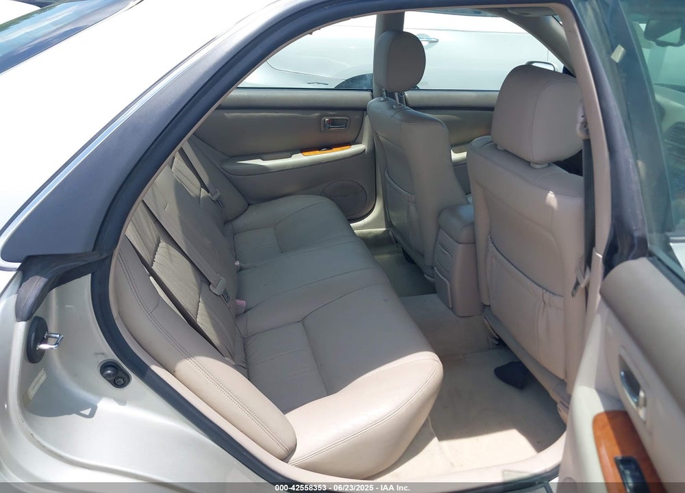 2001 LEXUS ES 300 VIN: JT8BF28G910320471