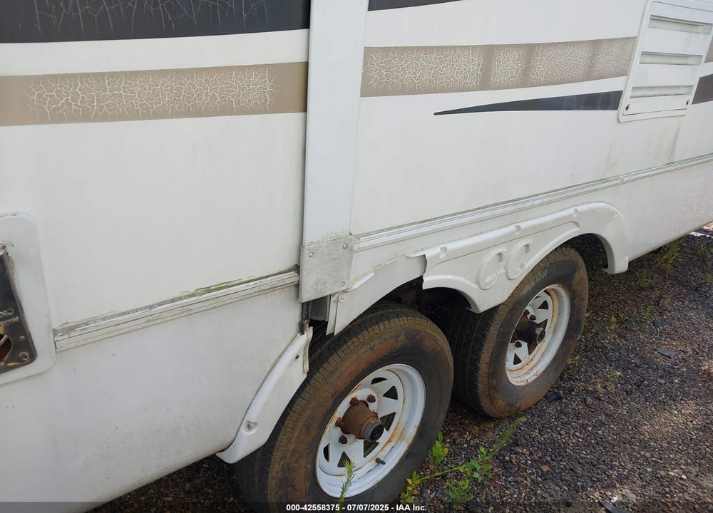 2011 CEDAR CREEK SILVERBACK SERIES M- VIN: 4X4FCRE24BS204365