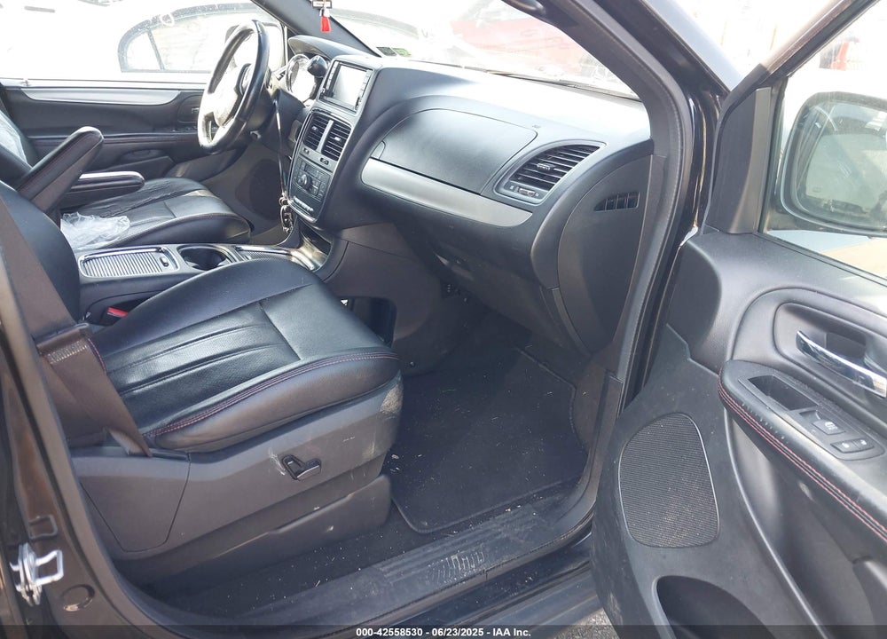 2018 DODGE GRAND CARAVAN GT VIN: 2C4RDGEG9JR335081