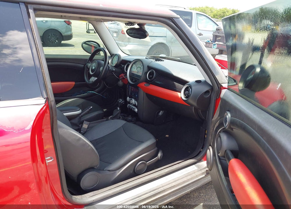 2010 MINI COOPER VIN: WMWMF3C5XATZ66894
