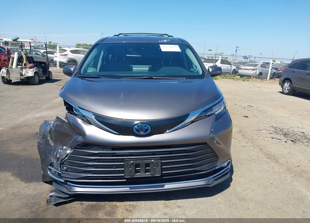 2023 TOYOTA SIENNA XLE VIN: 5TDJRKEC2PS149963