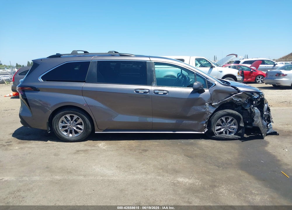 2023 TOYOTA SIENNA XLE VIN: 5TDJRKEC2PS149963
