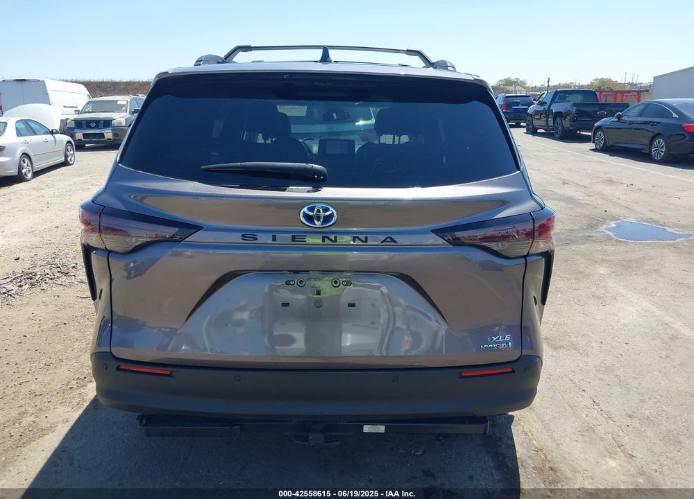2023 TOYOTA SIENNA XLE VIN: 5TDJRKEC2PS149963
