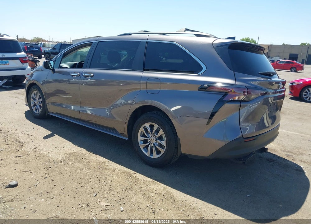 2023 TOYOTA SIENNA XLE VIN: 5TDJRKEC2PS149963