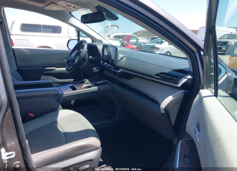 2023 TOYOTA SIENNA XLE VIN: 5TDJRKEC2PS149963