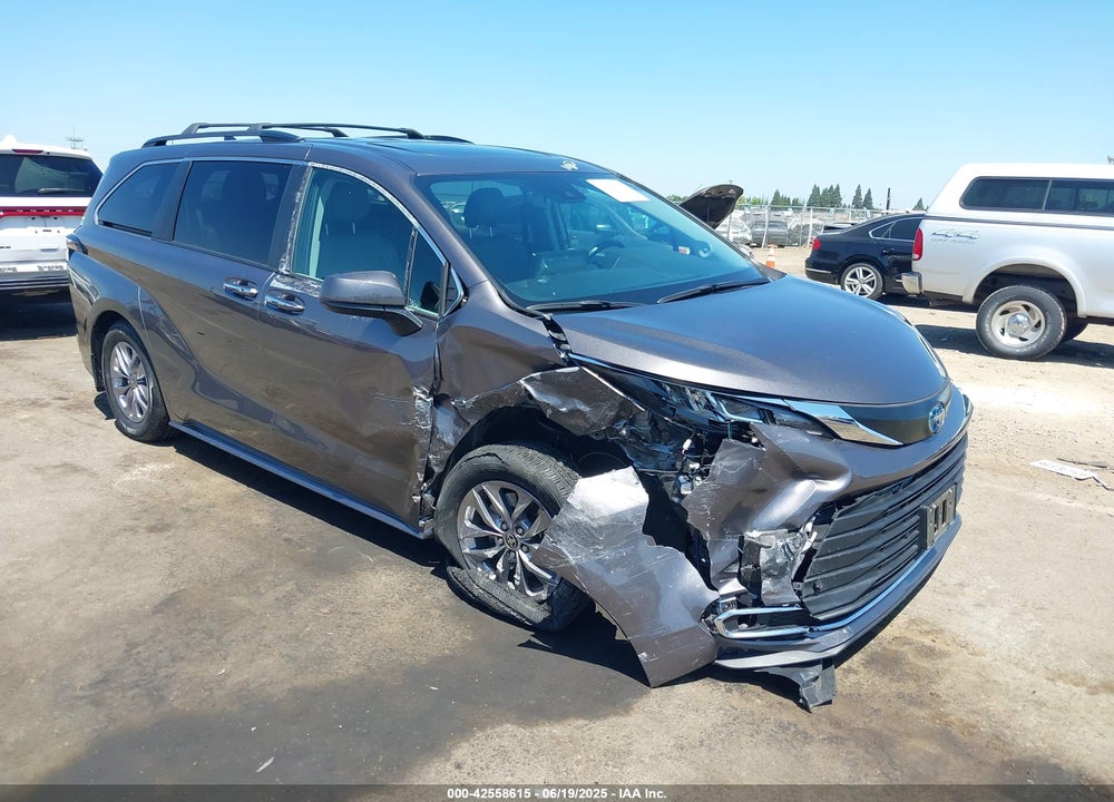 2023 TOYOTA SIENNA XLE VIN: 5TDJRKEC2PS149963