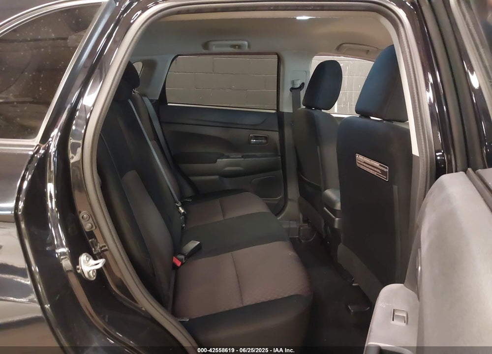2018 MITSUBISHI OUTLANDER SPORT VIN: JA4AP3AU8JZ024640