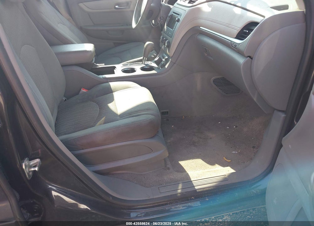 2017 CHEVROLET TRAVERSE LS VIN: 1GNKVFKDXHJ178606