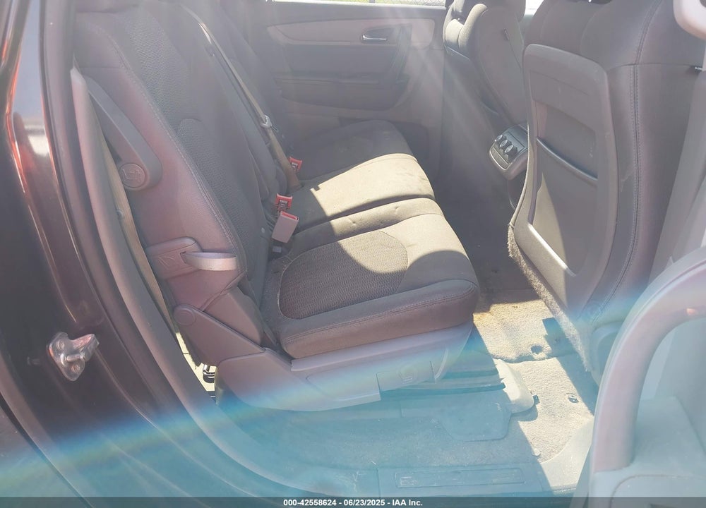 2017 CHEVROLET TRAVERSE LS VIN: 1GNKVFKDXHJ178606