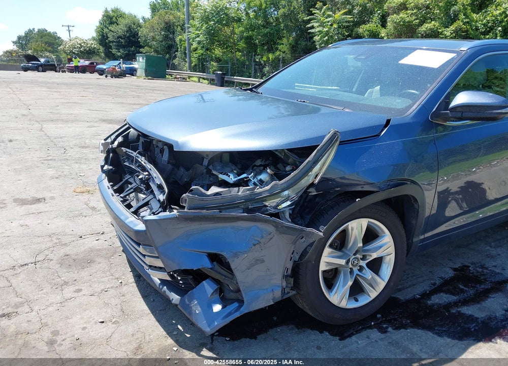 2017 TOYOTA HIGHLANDER VIN: 5TDYZRFH5HS211505