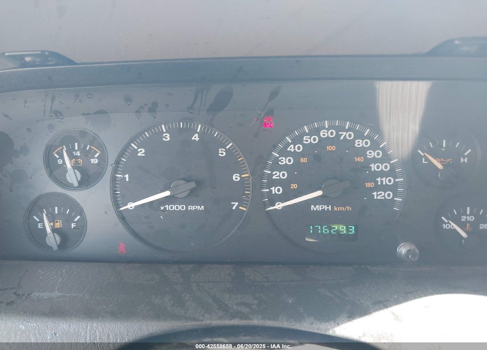 2002 JEEP GRAND CHEROKEE LAREDO VIN: 1J4GX48S02C163993