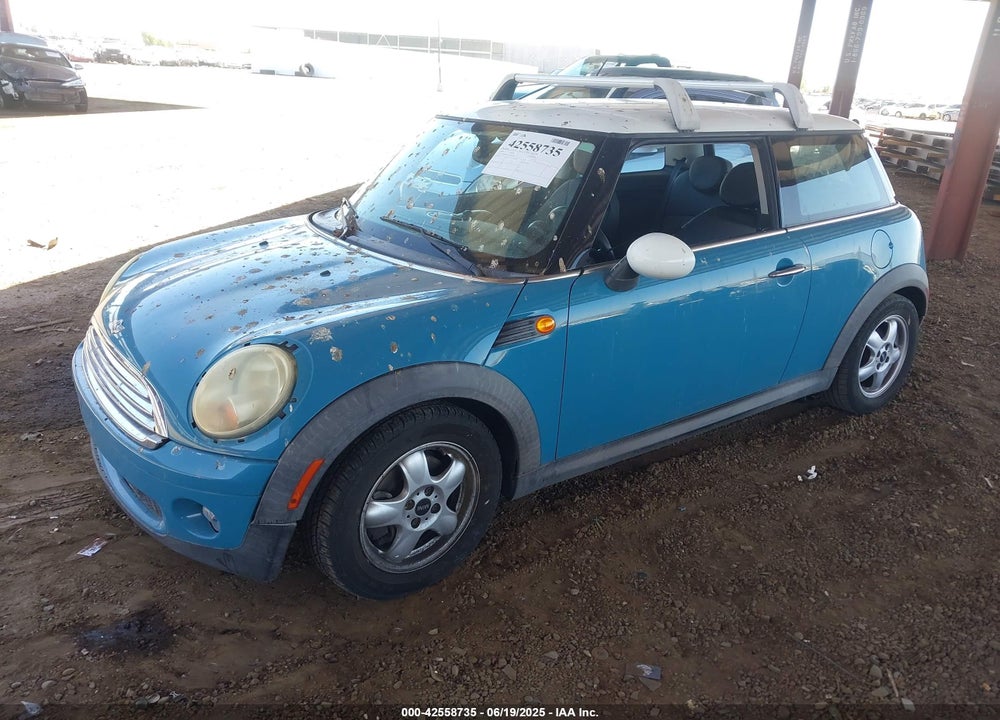 2008 MINI COOPER VIN: WMWMF33538TU66389