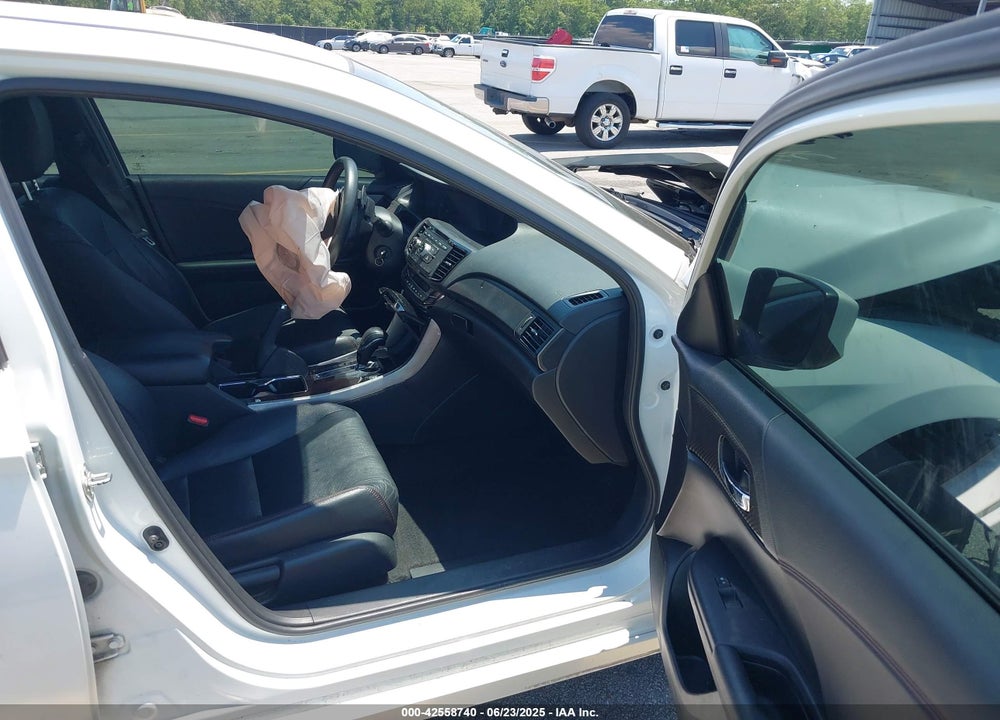 2017 HONDA ACCORD VIN: 1HGCR2F15HA219736
