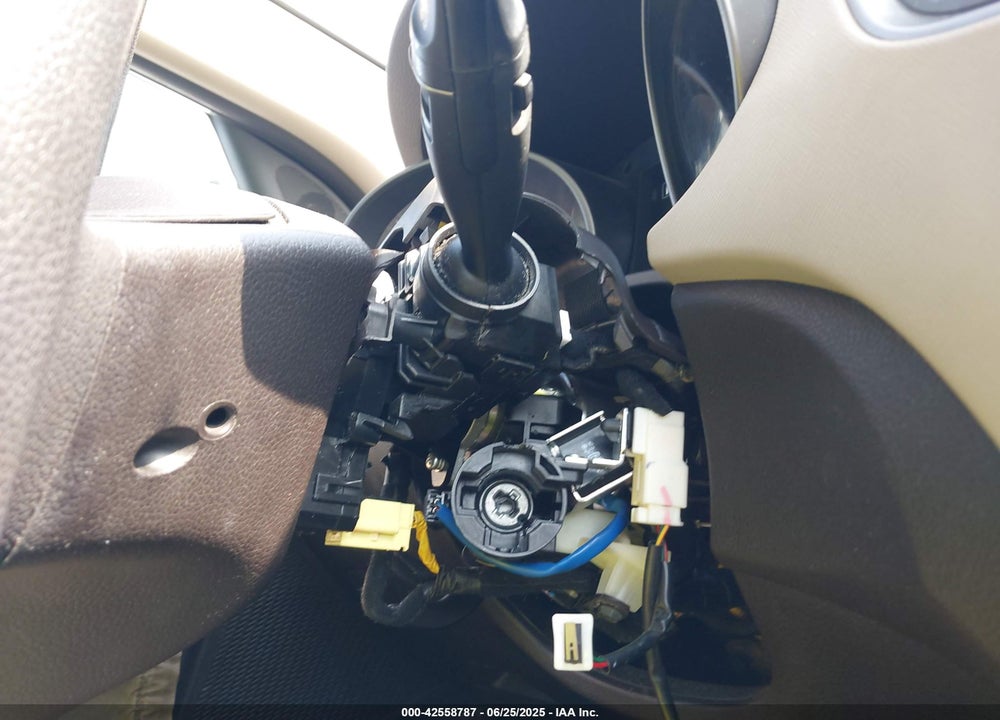 2017 HYUNDAI SANTA FE SPORT VIN: 5NMZT3LB7HH020528