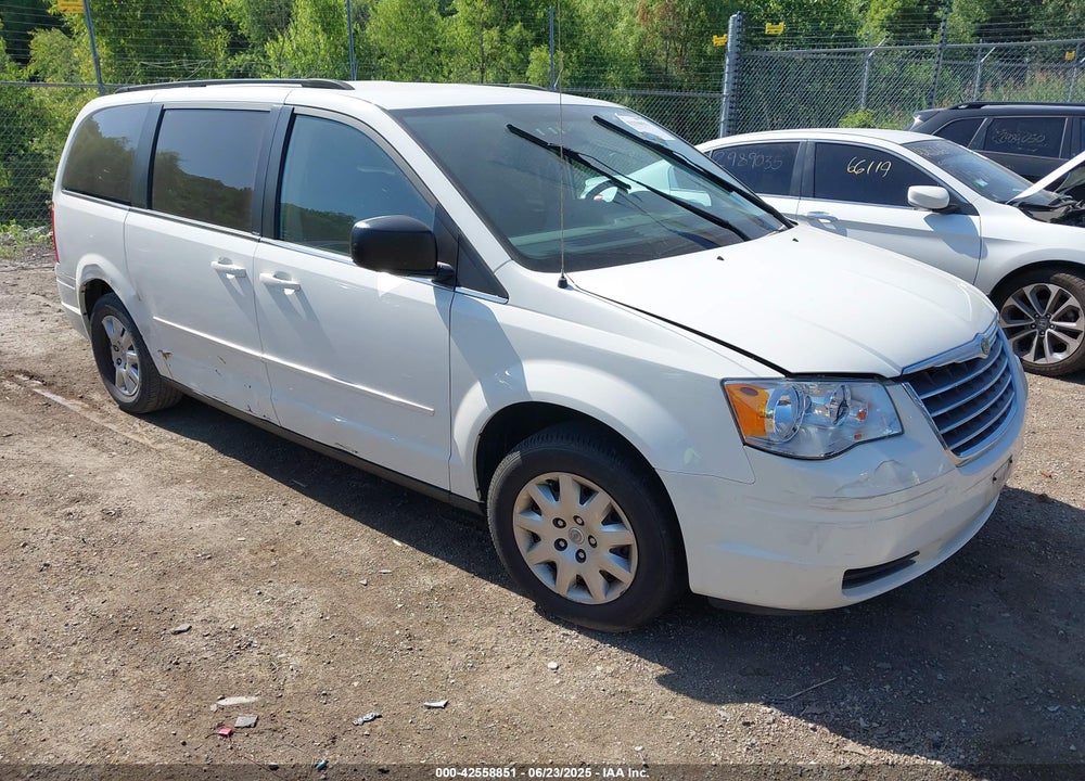 2009 CHRYSLER TOWN & COUNTRY LX VIN: 2A8HR44E99R616054
