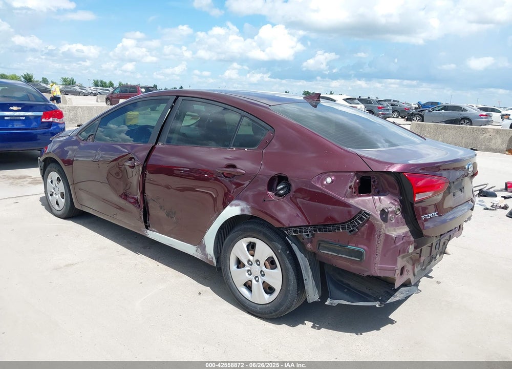 2017 KIA FORTE VIN: 3KPFK4A77HE119867