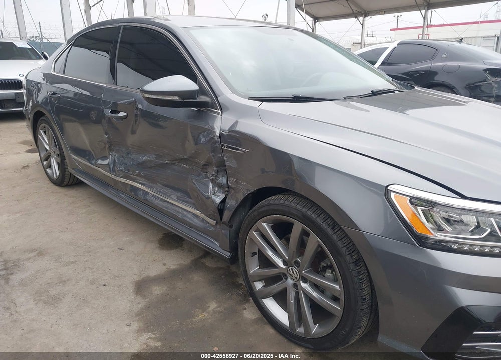 2017 VOLKSWAGEN PASSAT VIN: 1VWDT7A32HC063344