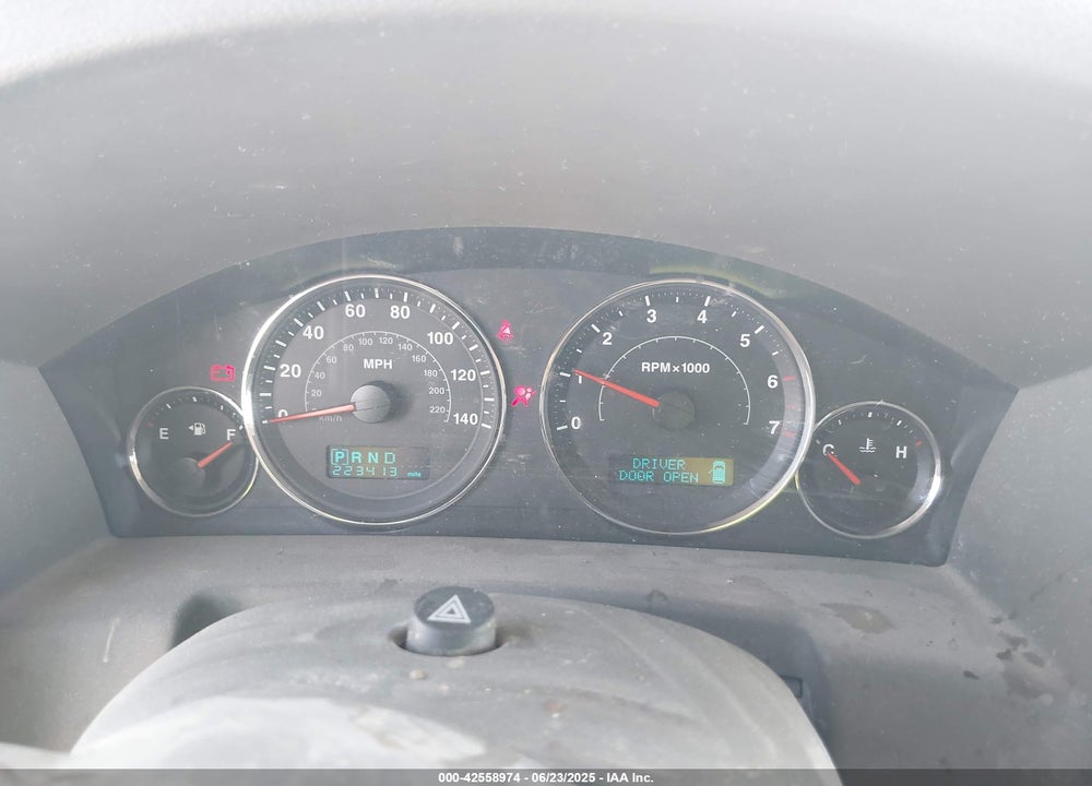 2007 JEEP COMMANDER VIN: 1J8HG48P37C560006