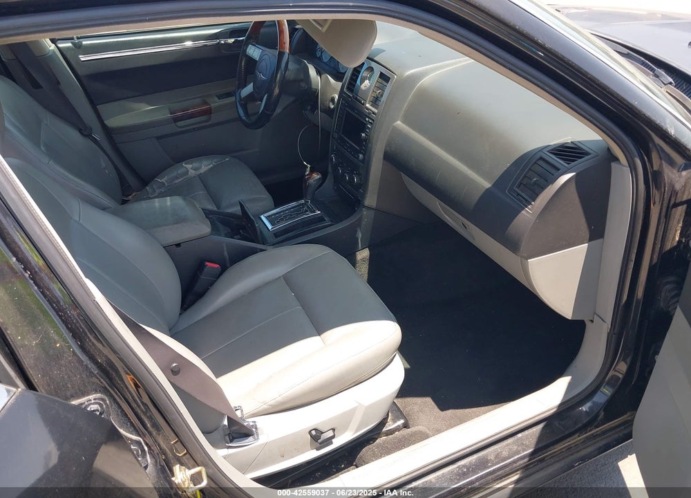 2006 CHRYSLER 300 VIN: 2C3LA53G66H106378
