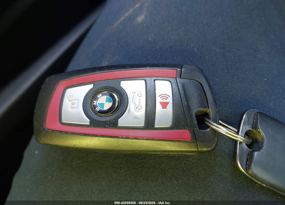 2016 BMW 3 SERIES VIN: WBA8Z5C57GGS37256