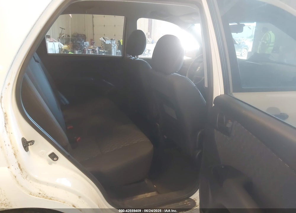 2008 KIA SPORTAGE VIN: KNDJF724287457049